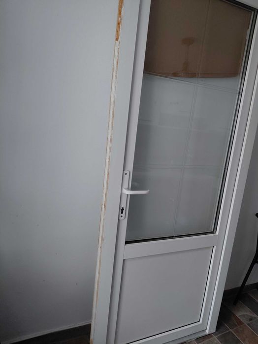 Usă termopan cu geam