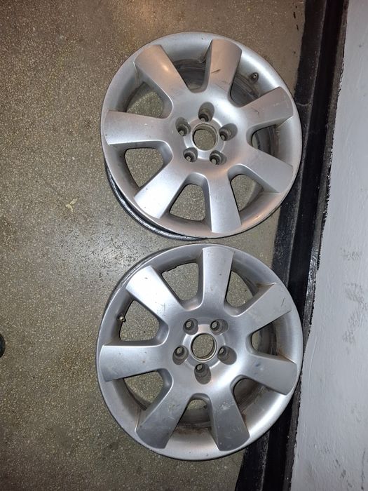 Vând 4 jante aliaj golf 4/5