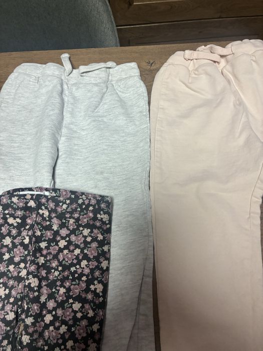 Чисто нови долнища за момиче 98 см