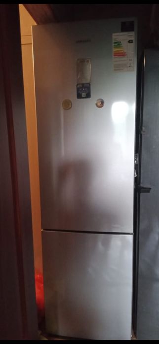 Срочно!!!  Продам Холодильник