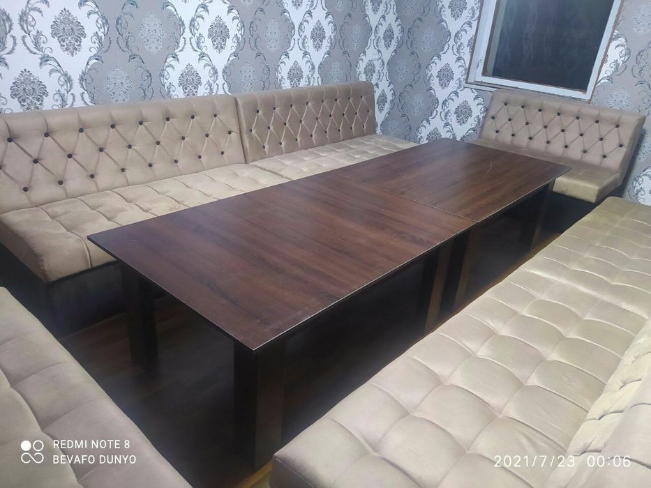 Kafe va restaranlarga yumshoq mebel ishlab chiqarish va tamirlash.