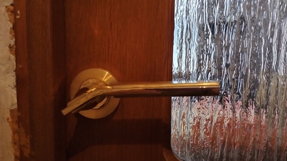 Продам дверь межкомнатную