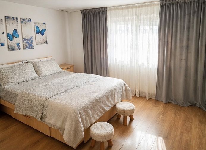 Casa / doua apartamente mari