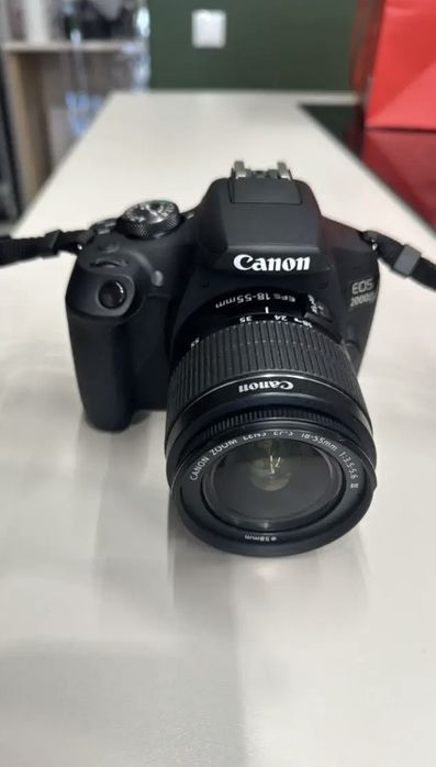 Canon EOS 2000D - полная комлектация, отличное состояние