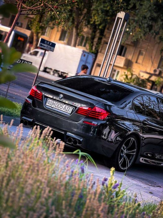 Продам BMW M5 F10