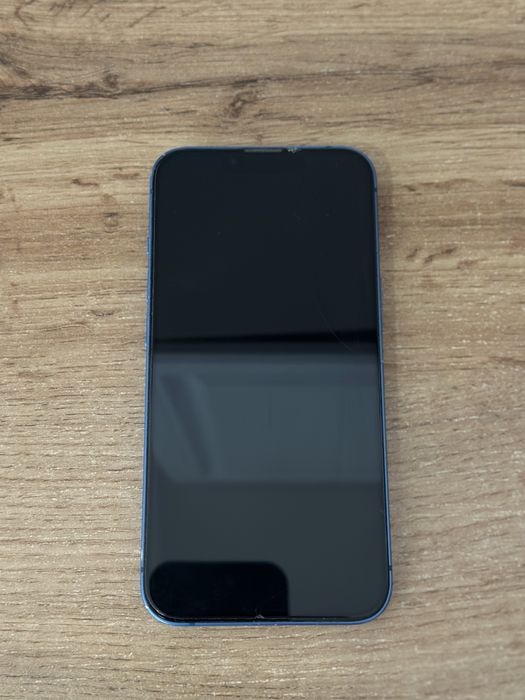 Продам Apple 13 в отличном состоянии.