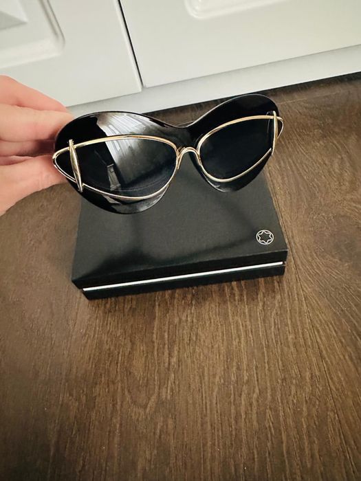 Ochelari de soare ,eleganti, de dama ,negri , stil pisica