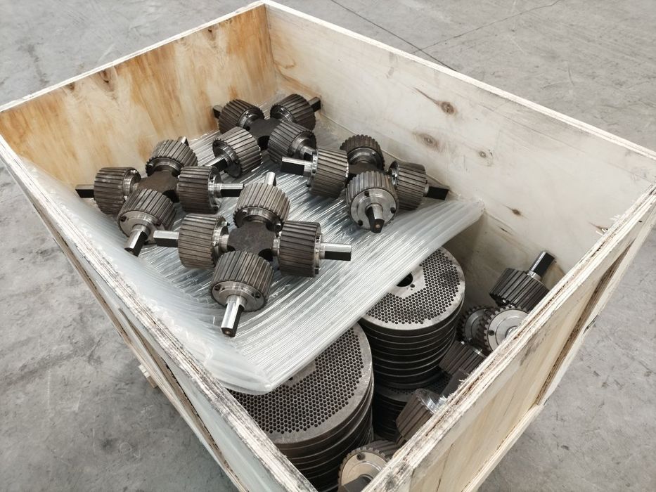 Матрица Ролик Грануляторга 140 - 300 мм