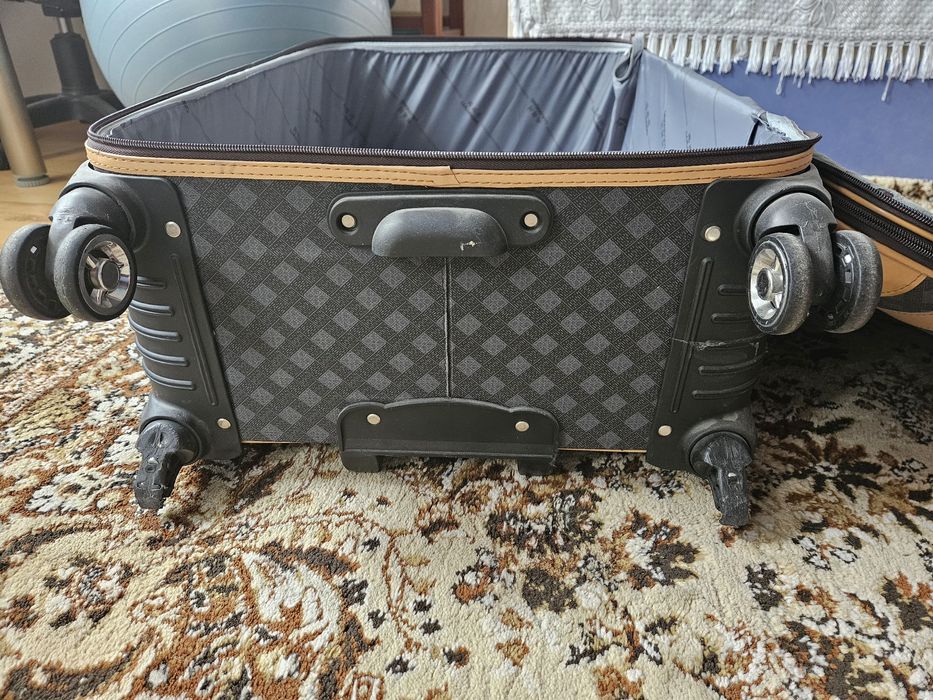 Голям      куфар