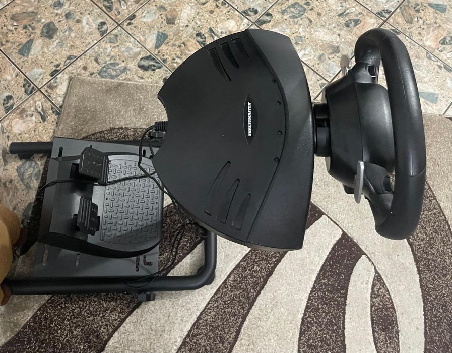 Volan Thrustmaster T80 RW Ferrari 488GTB pentru PlayStation 5 + suport