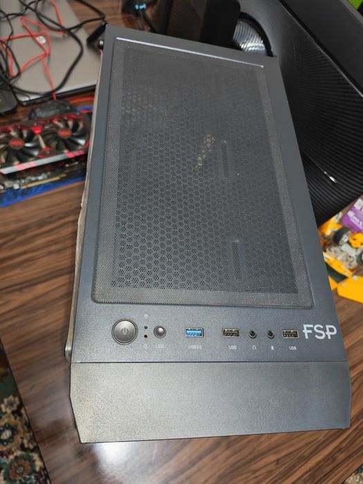 Продам кеис в отличном состоянии