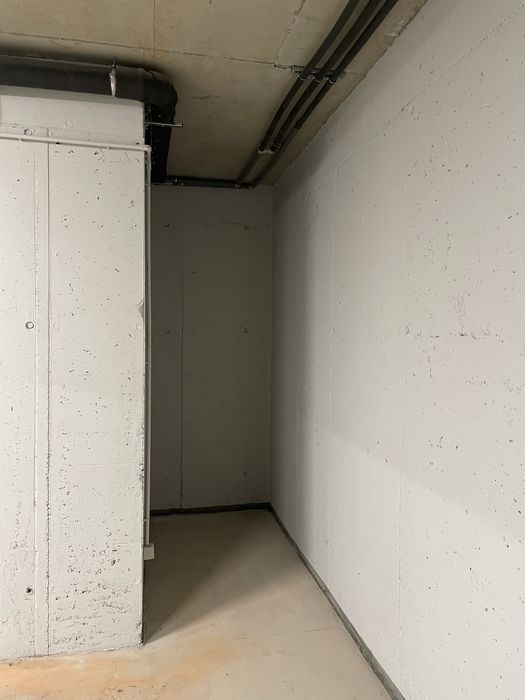 Дава се под наем Гараж / Паркомясто в София, Гео Милев - 15 кв.м за 153 € - Снимка #2