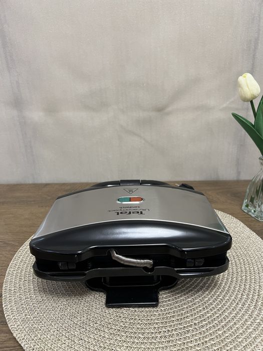 Уред за сандвичи Tefal Ultracompact Sandwich