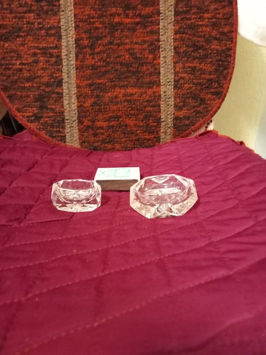 Салатницы, солонки хрустальные и крышки