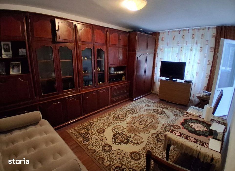 3 camere decomandat conf.1  Pacurari Petru Poni et. 1 Cod:163259