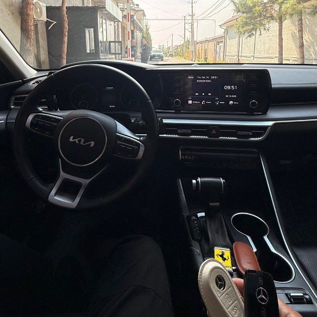 Kia k5 2023 yil. Avarenniy