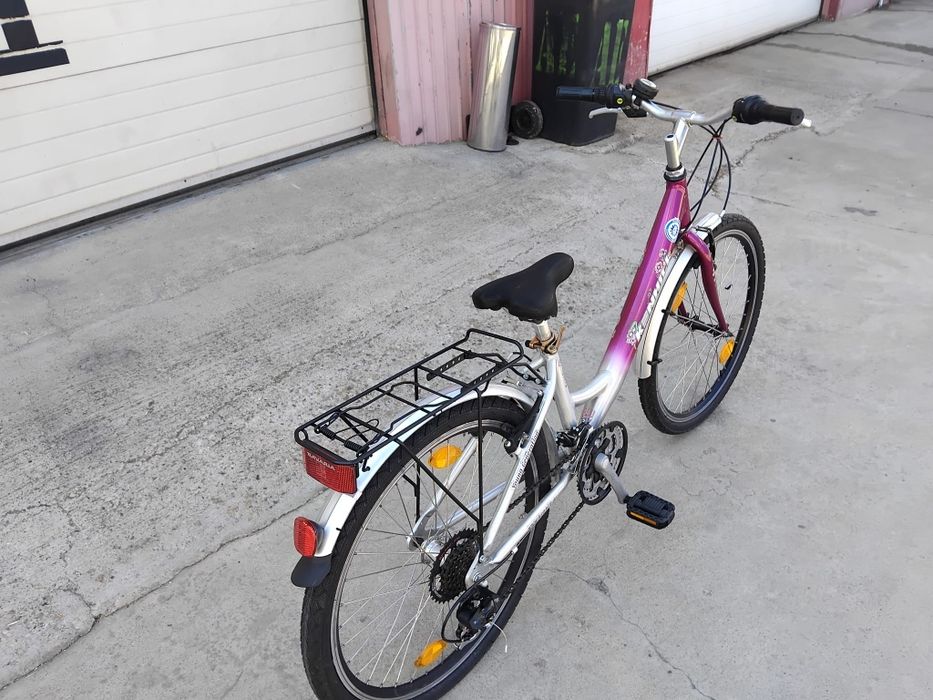 Vând bicicleta din aluminiu pentru copii