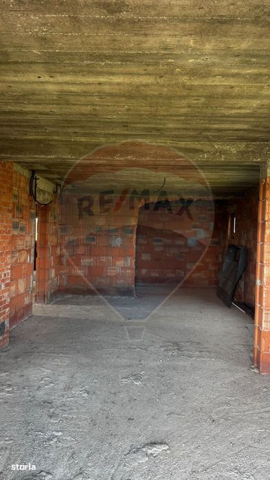 Casă / Vilă cu 6 camere de vânzare