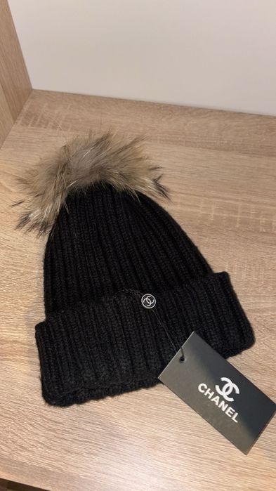 Fes Chanel negru pompon