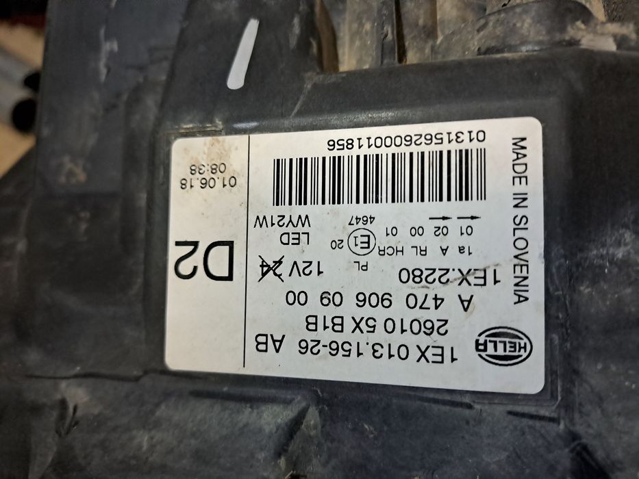 Mercedes X class X470 фар десен LED