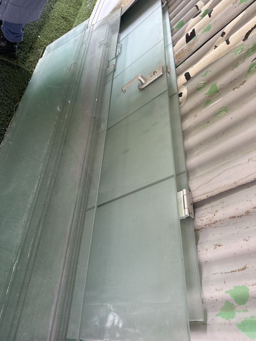 Продам стеклянную перегородку