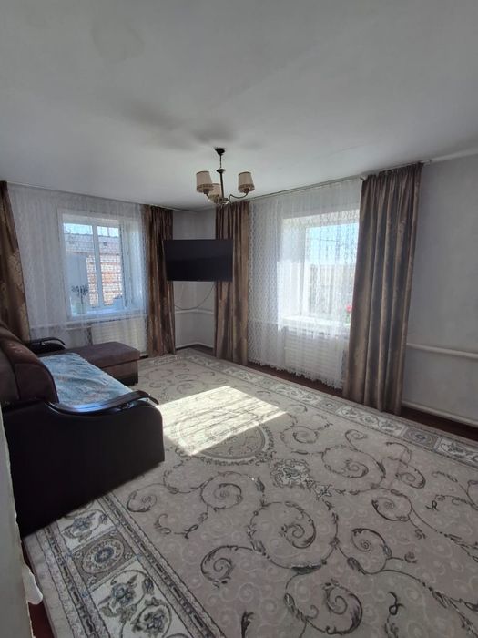 Продам дом в двухквартирном жилом доме