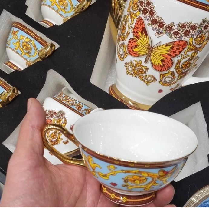 Set de servit ceaiul