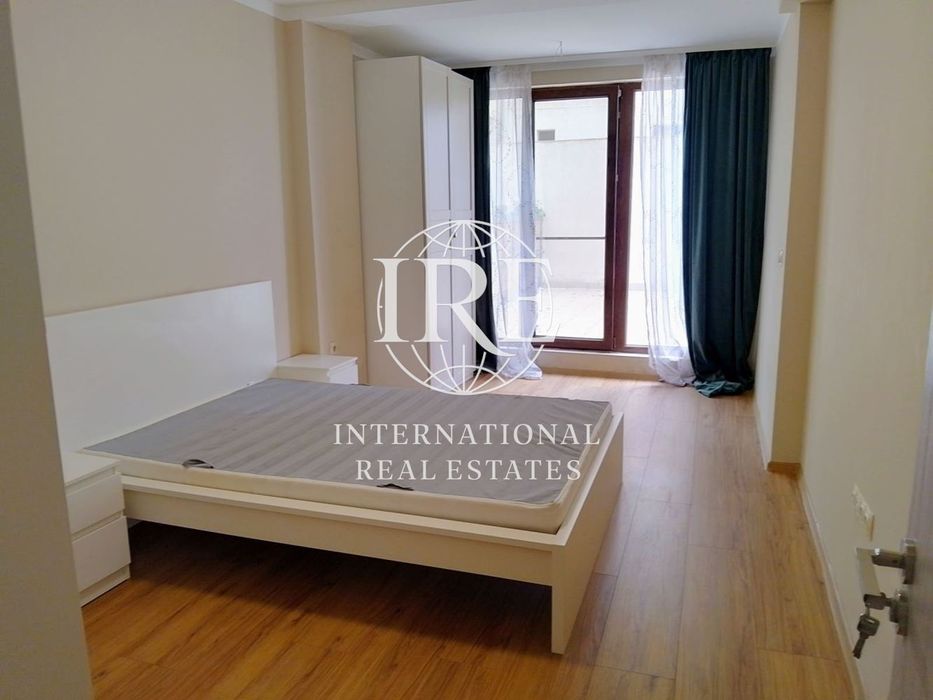 Продава се Двустаен апартамент в Варна, Бриз - 65 кв.м за 3077 €/кв.м - Снимка #1