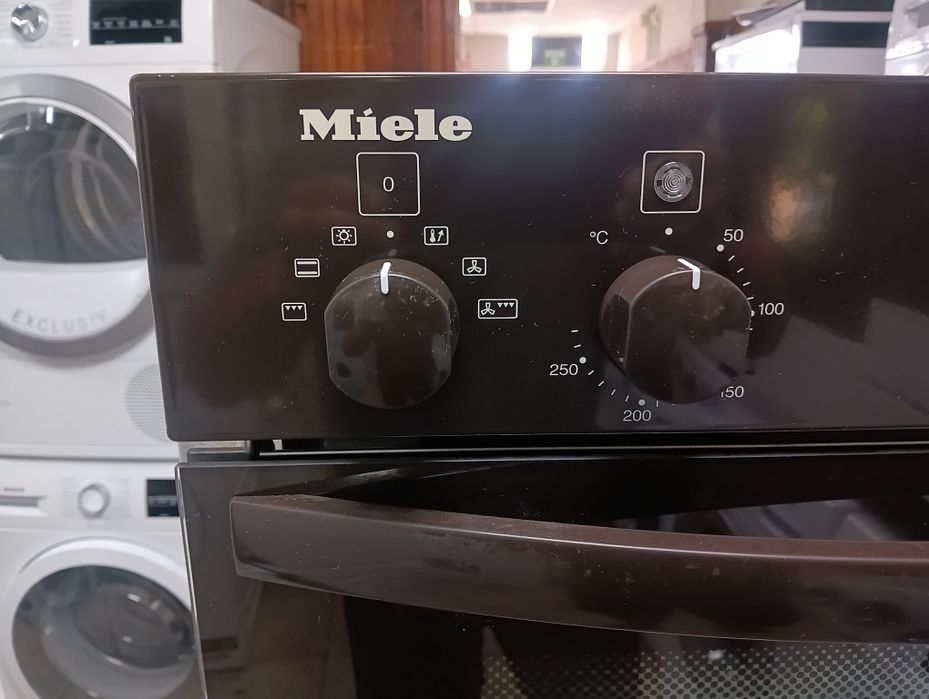 Кафява печка за вграждане Miele Made in Germany 2 години гаранция!