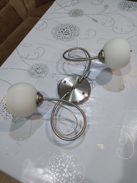 Люстра двухрожковая