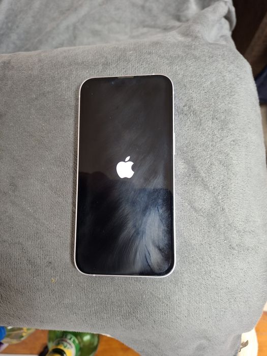 Продавам айфон 14