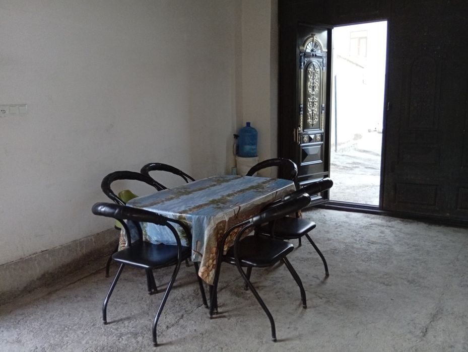 6sotiqli hovli sotiladi