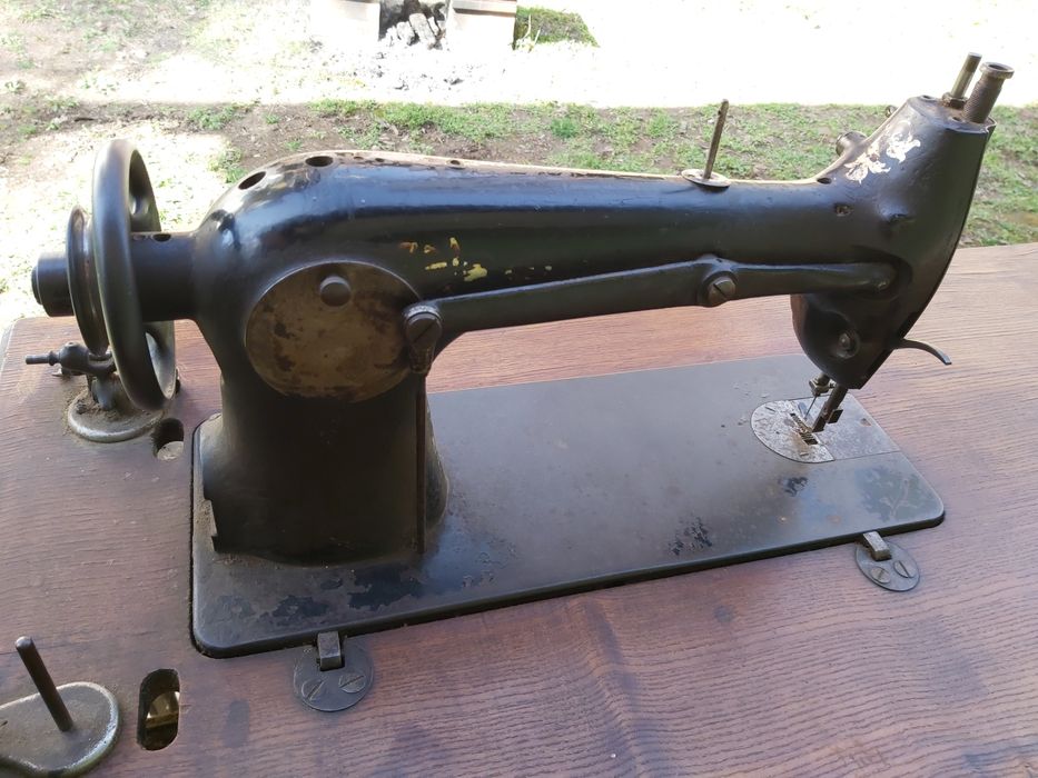 Стара шевна машина - Сингер