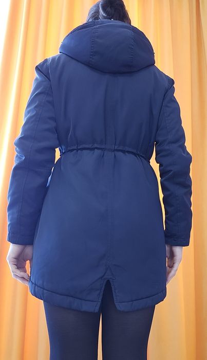 Geacă Bershka Bleumarin de iarnă