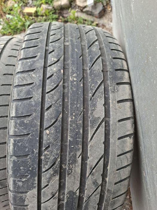 Продам шины 245/45/18 сайлун