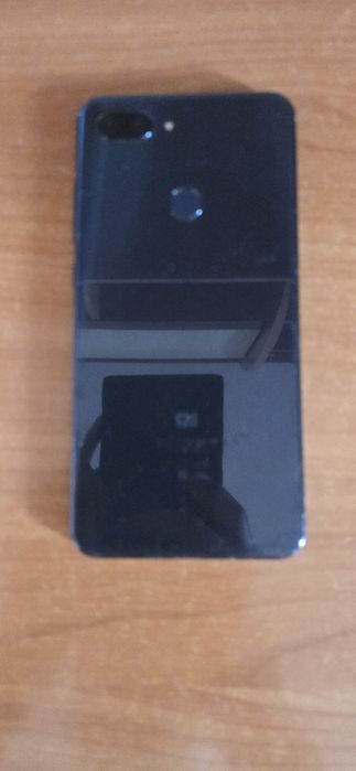 Продам Xiaomi  mi 8 lite.