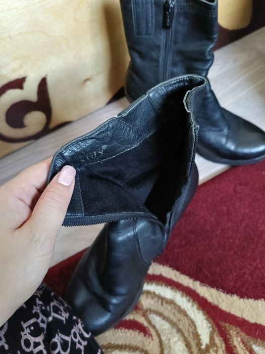 Продам  женскую обувь
