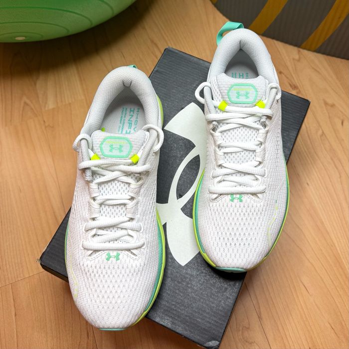 Оригинал Under Armour женские кроссовки