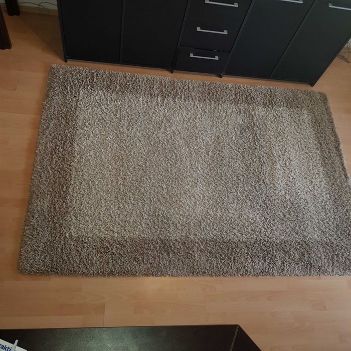 Килима с дълъг косъм, бежова гама