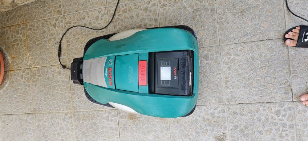 Косачка робот Bosch Indego