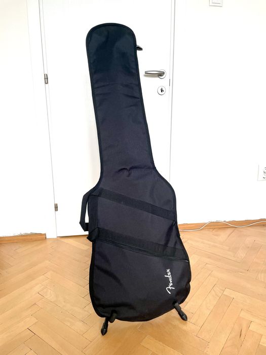 Yamaha TRBX304 Black + Fender калъф + нов комплект D’Addario струни