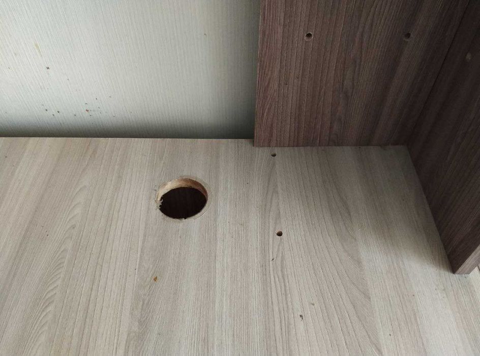 Отдам стол компьютерный с пеналом
