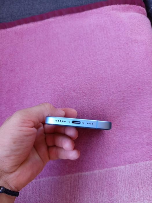 Iphone 17  запазен