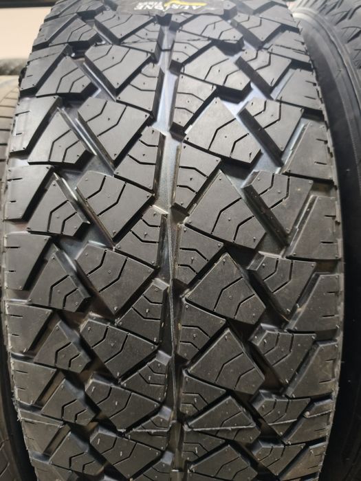 265/65 R17 Austone