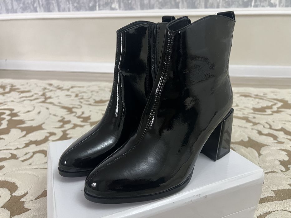 Ботинки осенние черные