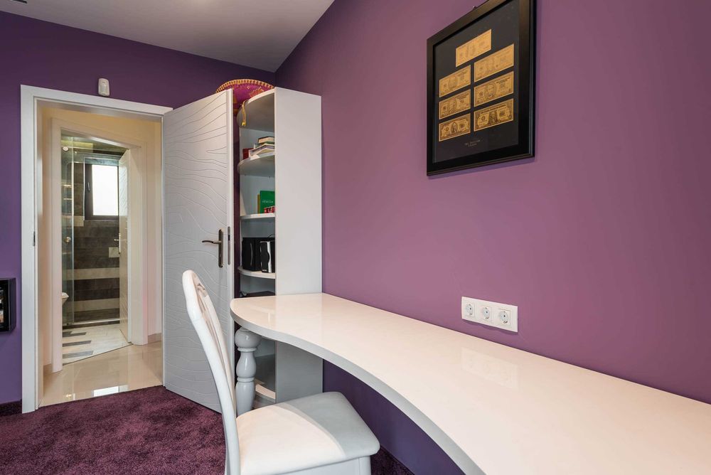 Продава се Тристаен апартамент в Варна, Левски - 135 кв.м за 1473 €/кв.м - Снимка #17