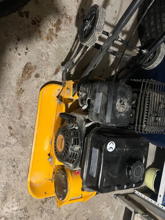 Vând talpă compactoare 82 kg