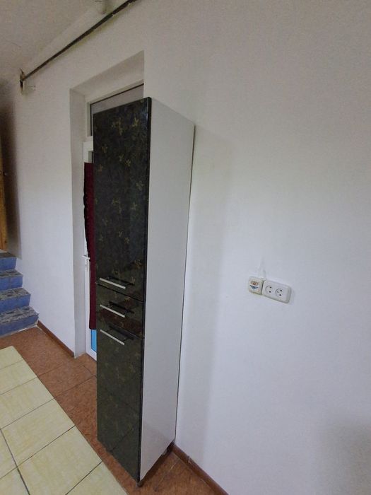 Продам шкаф пенал напольный