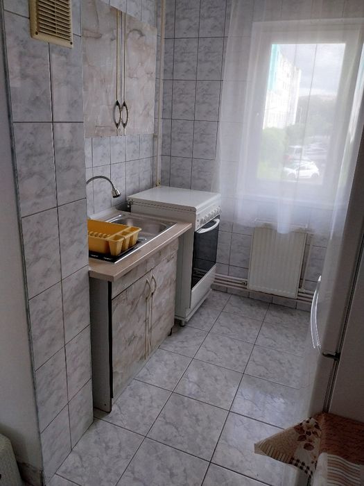 Închiriez apartament cu 3 camere