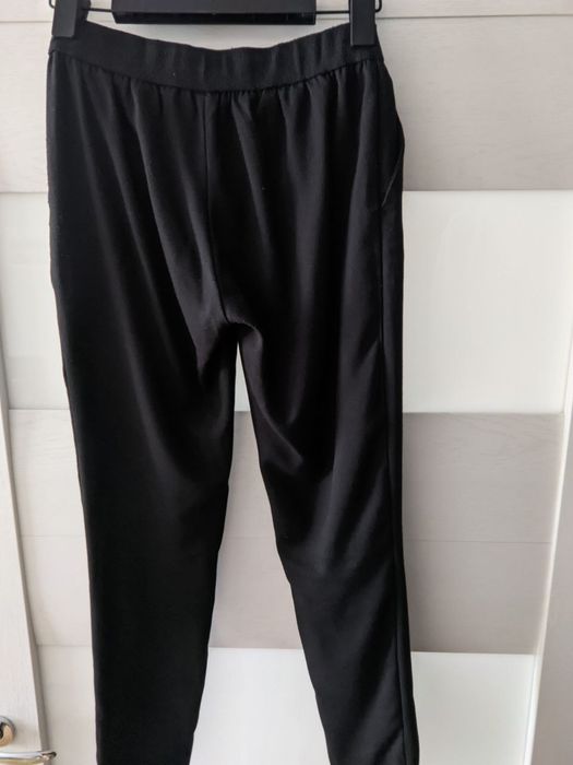 Чёрные брюки. Подойдут для школы